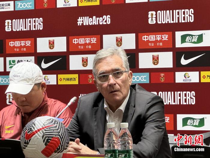 国足对泰1-1后暴露短板自废武功致失晋级良机，