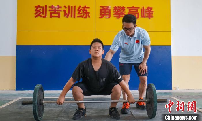 无悔将一切献给举重：石