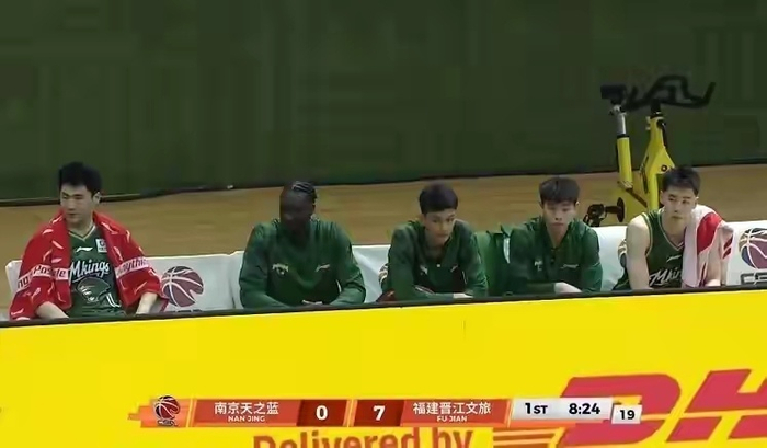 南京男篮主场惨败福建 双首发冲突引爆卡位战