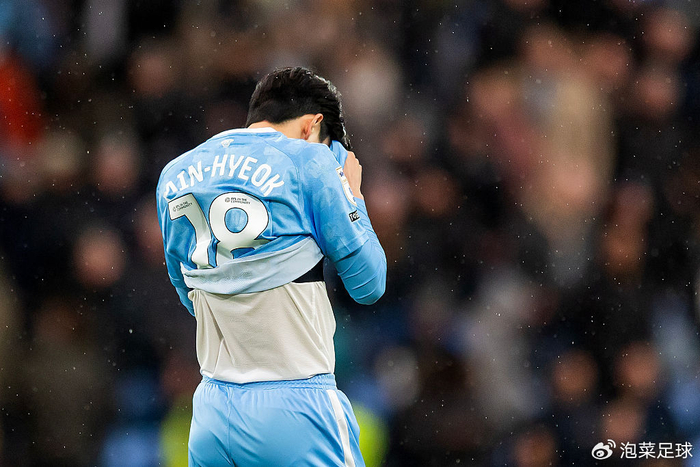 梁民革落选世界杯名单引热议，金泉尚武绝平光