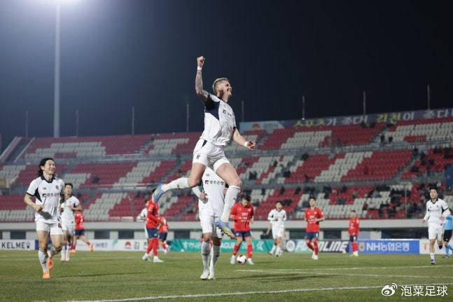 梁民革落选世界杯名单引热议，金泉尚武绝平光