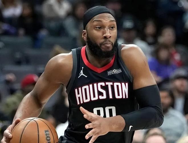 火箭客场惨败马刺 核心球员表现亮眼但整体崩盘