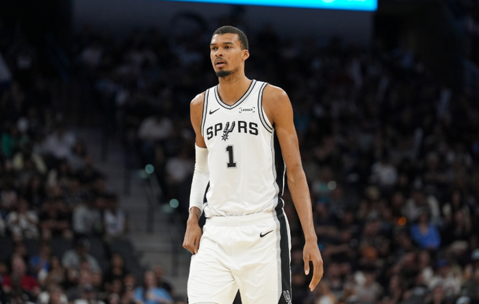 文班亚马与亚历山大争夺常规赛MVP：40+数据与罚