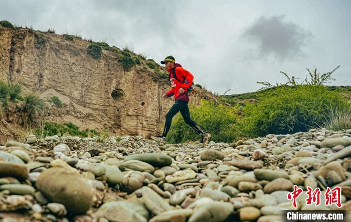 青海同德宗日杯高原越野挑战赛角逐五十公里冠